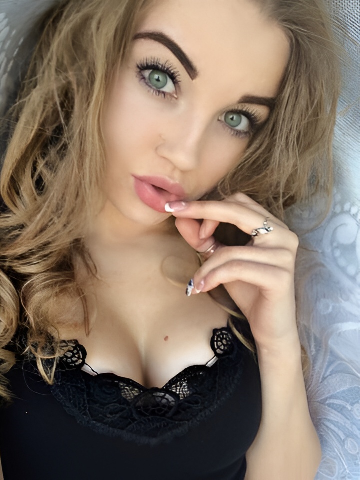 Элеонора привлекальеная девушка из Сыктывкара цена от 2000 руб