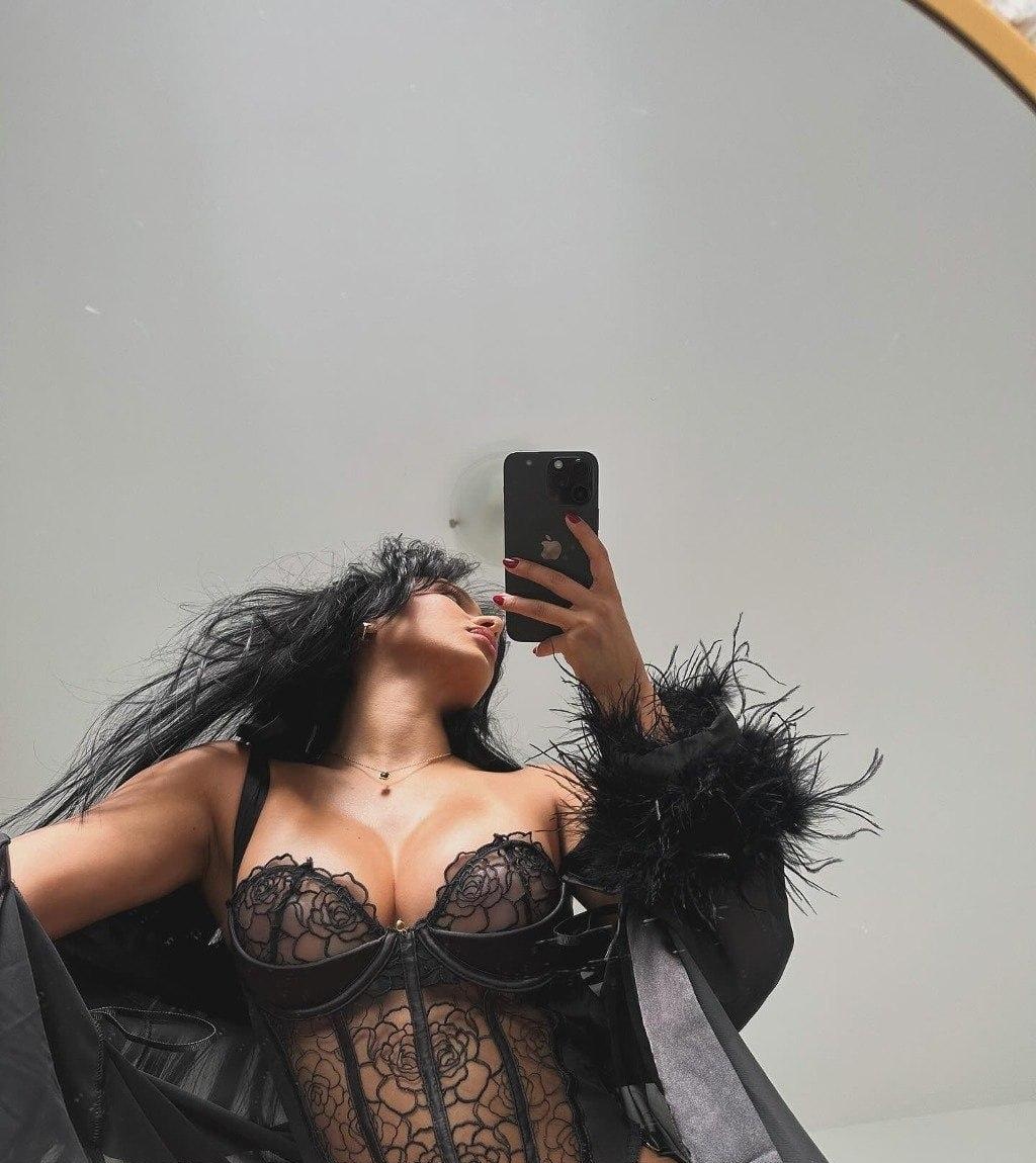 Ника привлекальеная девушка из Сыктывкара цена от 4000 руб