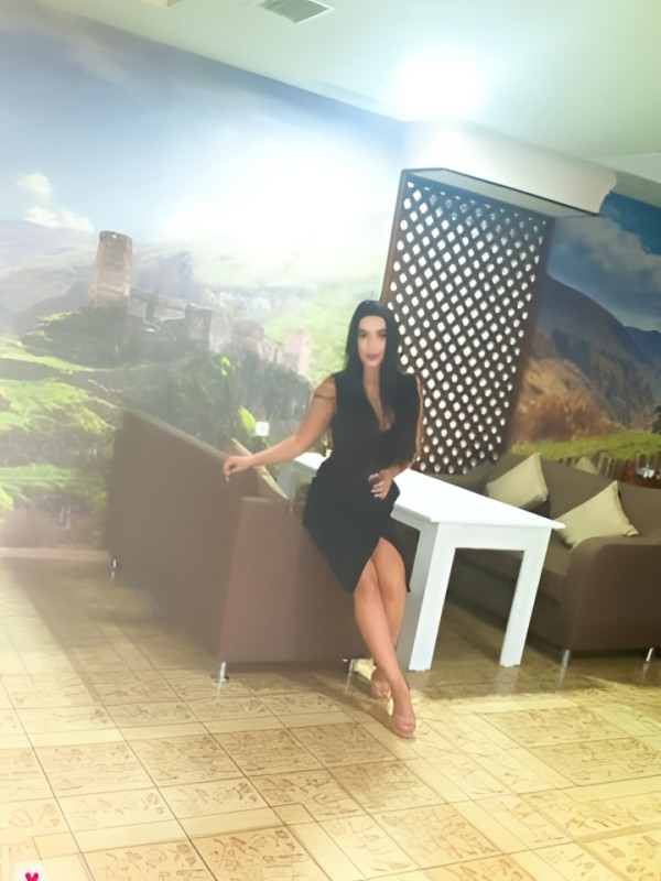 Инга привлекательная девушка из Сыктывкара цена от 3000 руб