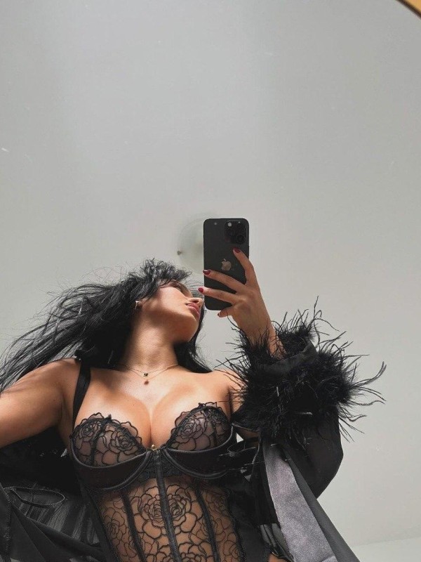 Ника привлекательная девушка из Сыктывкара цена от 4000 руб